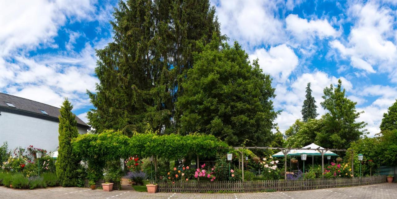 Hotel Zur Post Mulheim an der Mosel Exterior photo